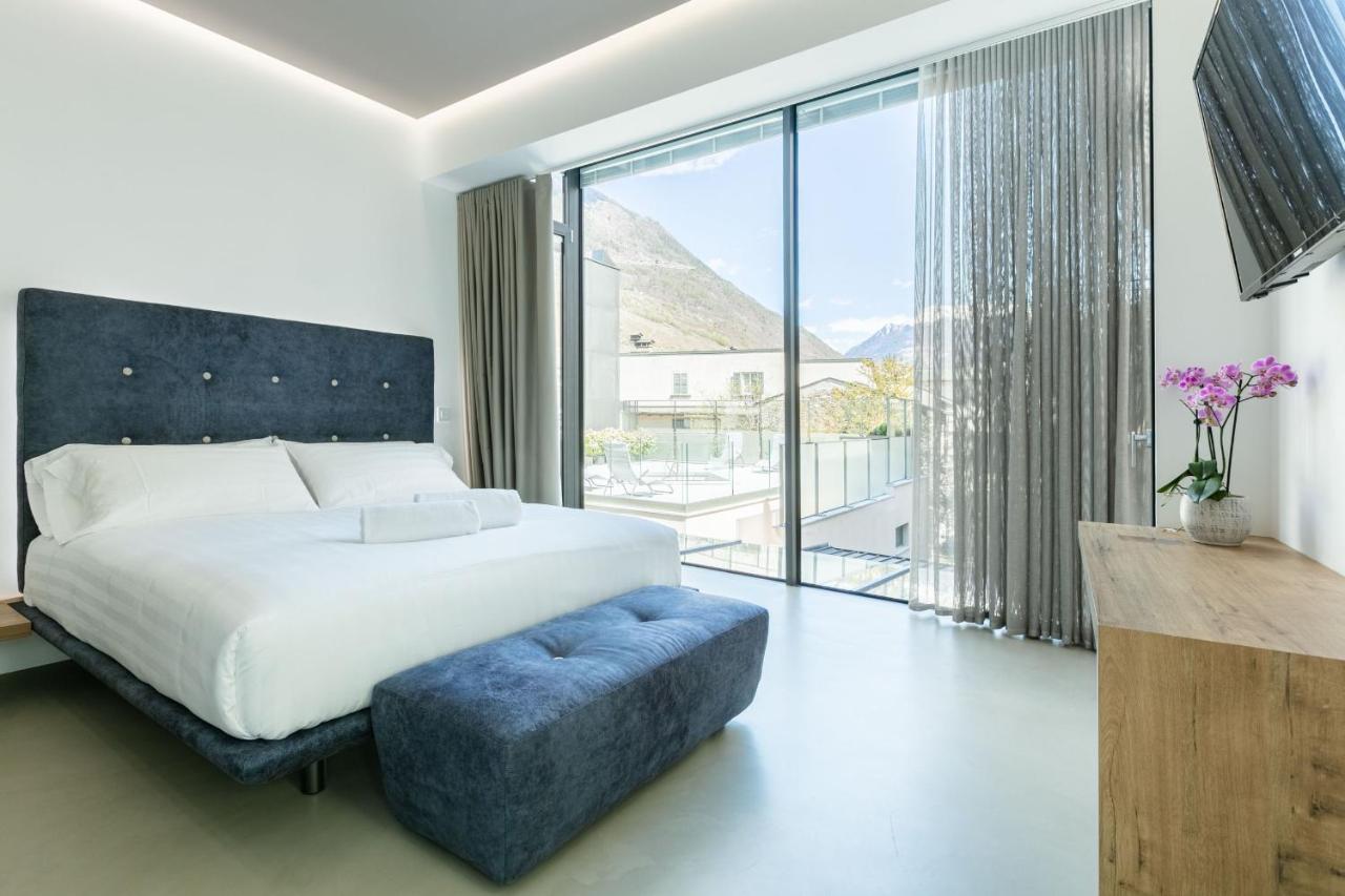 Domus Cavour Rooms&Suites Тирано Екстериор снимка