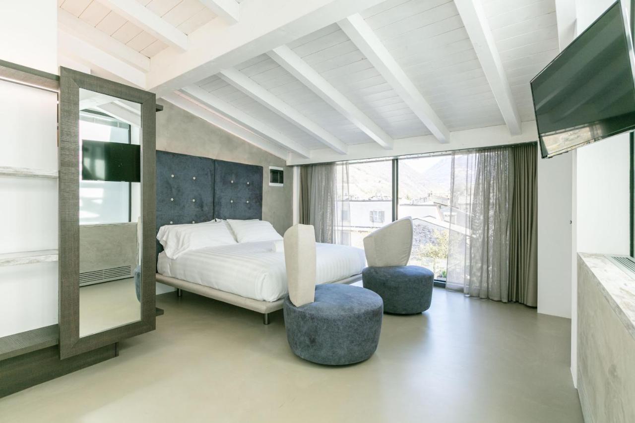 Domus Cavour Rooms&Suites Тирано Екстериор снимка