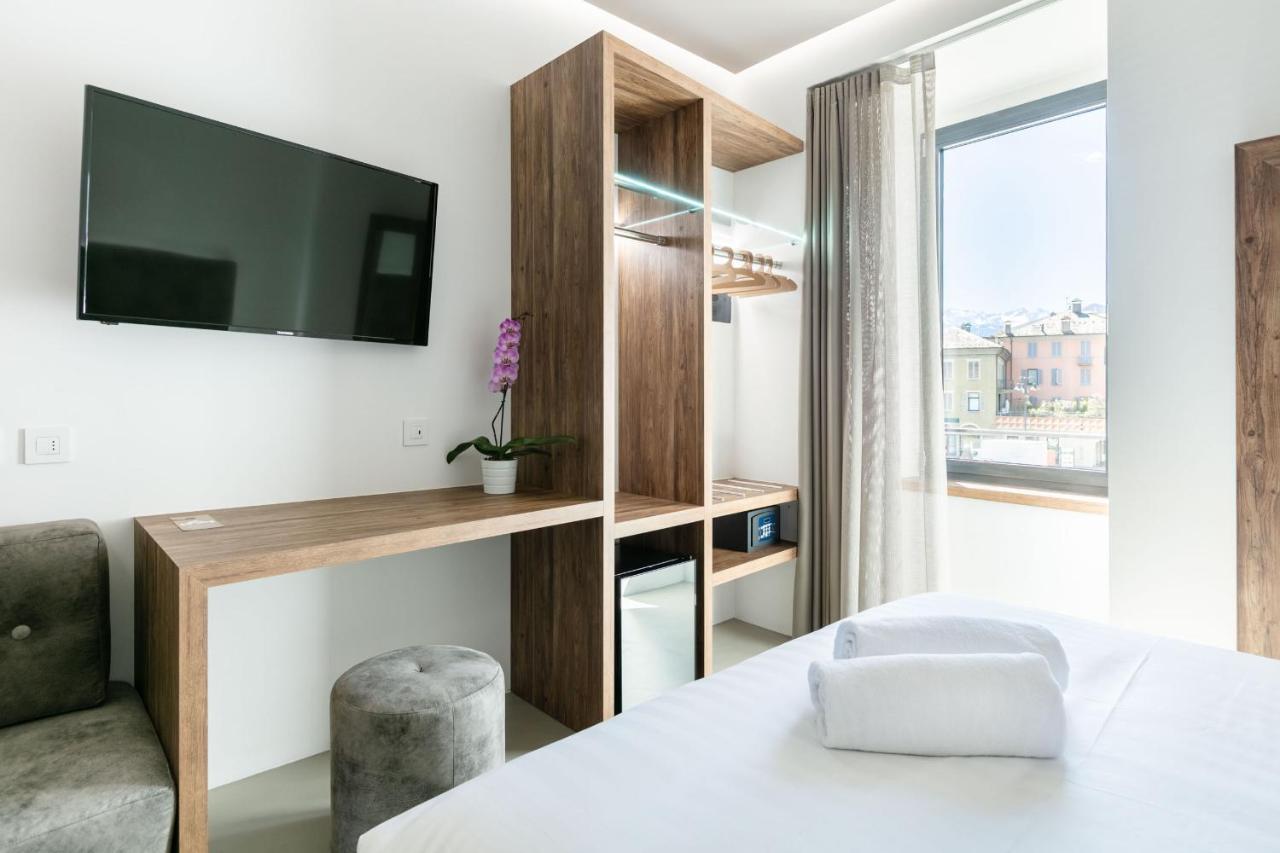 Domus Cavour Rooms&Suites Тирано Екстериор снимка