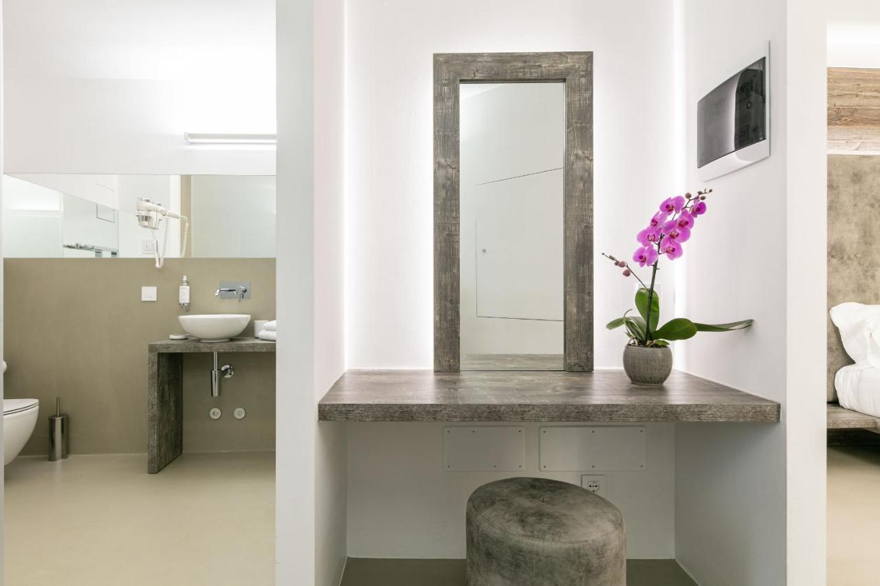 Domus Cavour Rooms&Suites Тирано Екстериор снимка