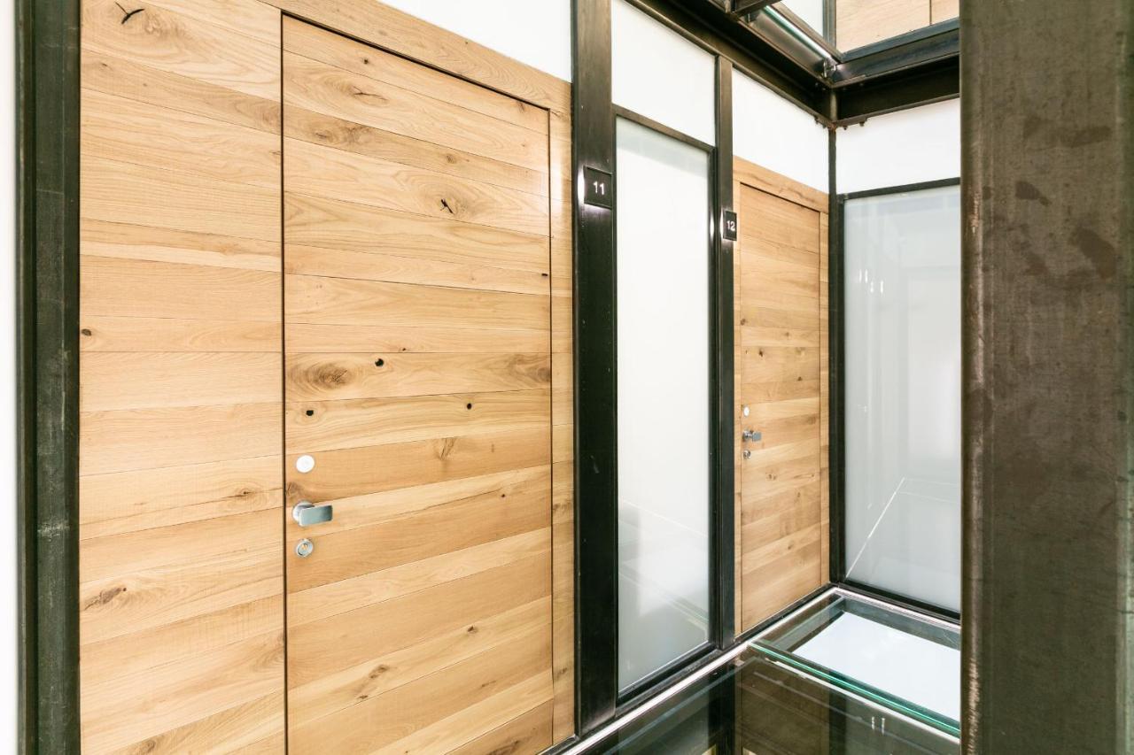 Domus Cavour Rooms&Suites Тирано Екстериор снимка