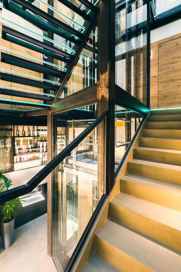 Domus Cavour Rooms&Suites Тирано Екстериор снимка