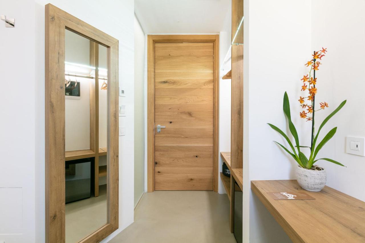 Domus Cavour Rooms&Suites Тирано Екстериор снимка