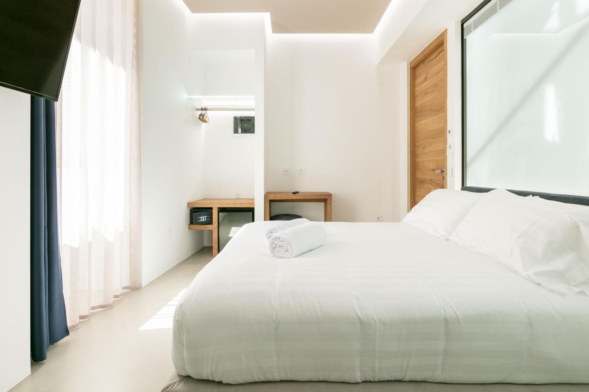 Domus Cavour Rooms&Suites Тирано Стая снимка