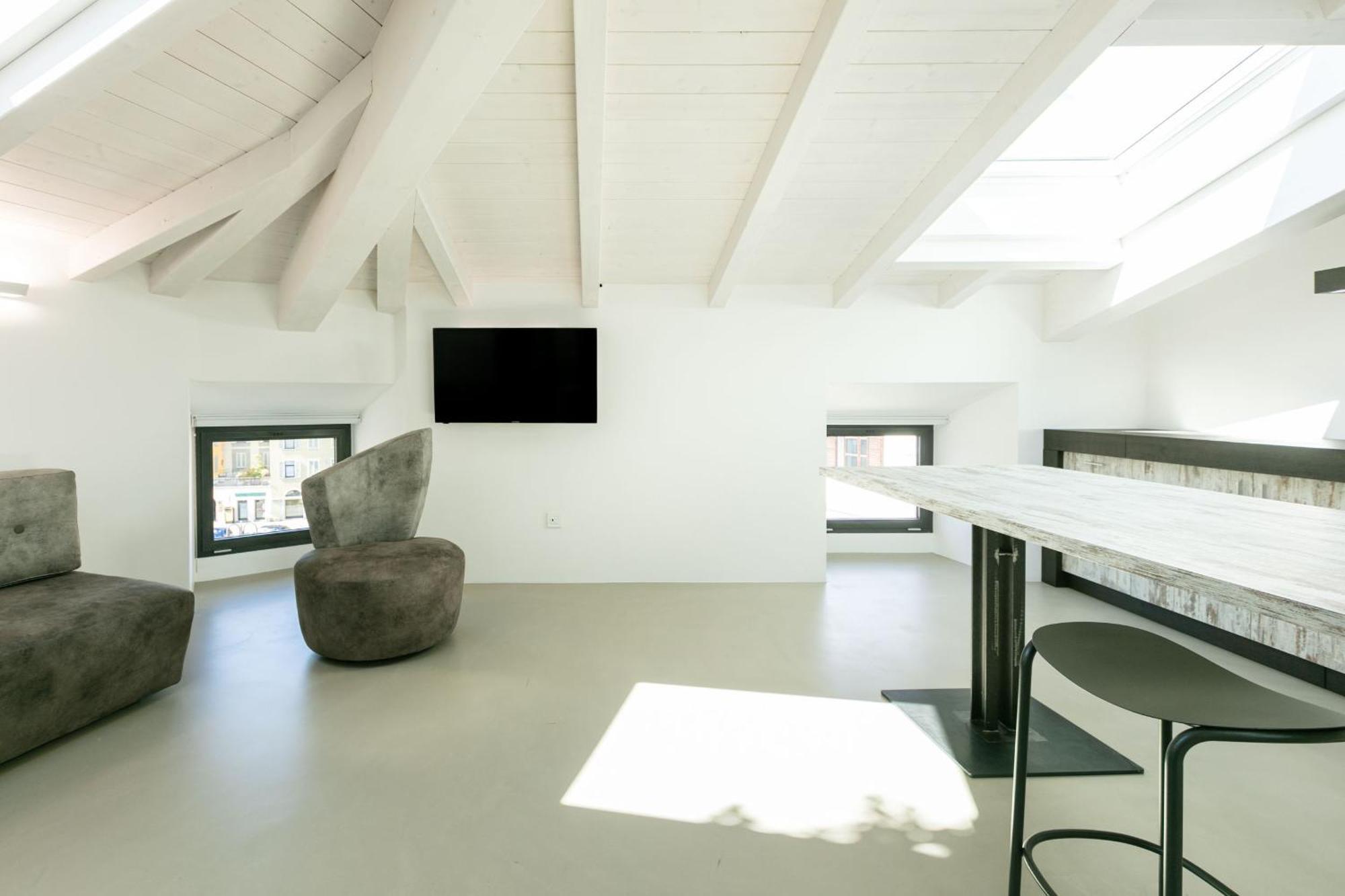 Domus Cavour Rooms&Suites Тирано Стая снимка