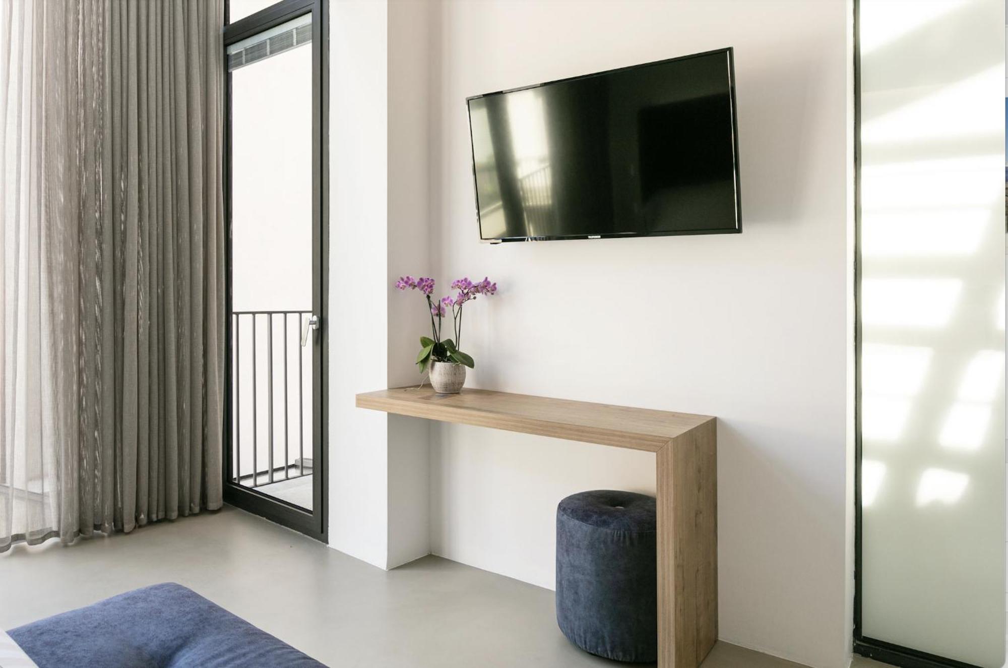 Domus Cavour Rooms&Suites Тирано Стая снимка