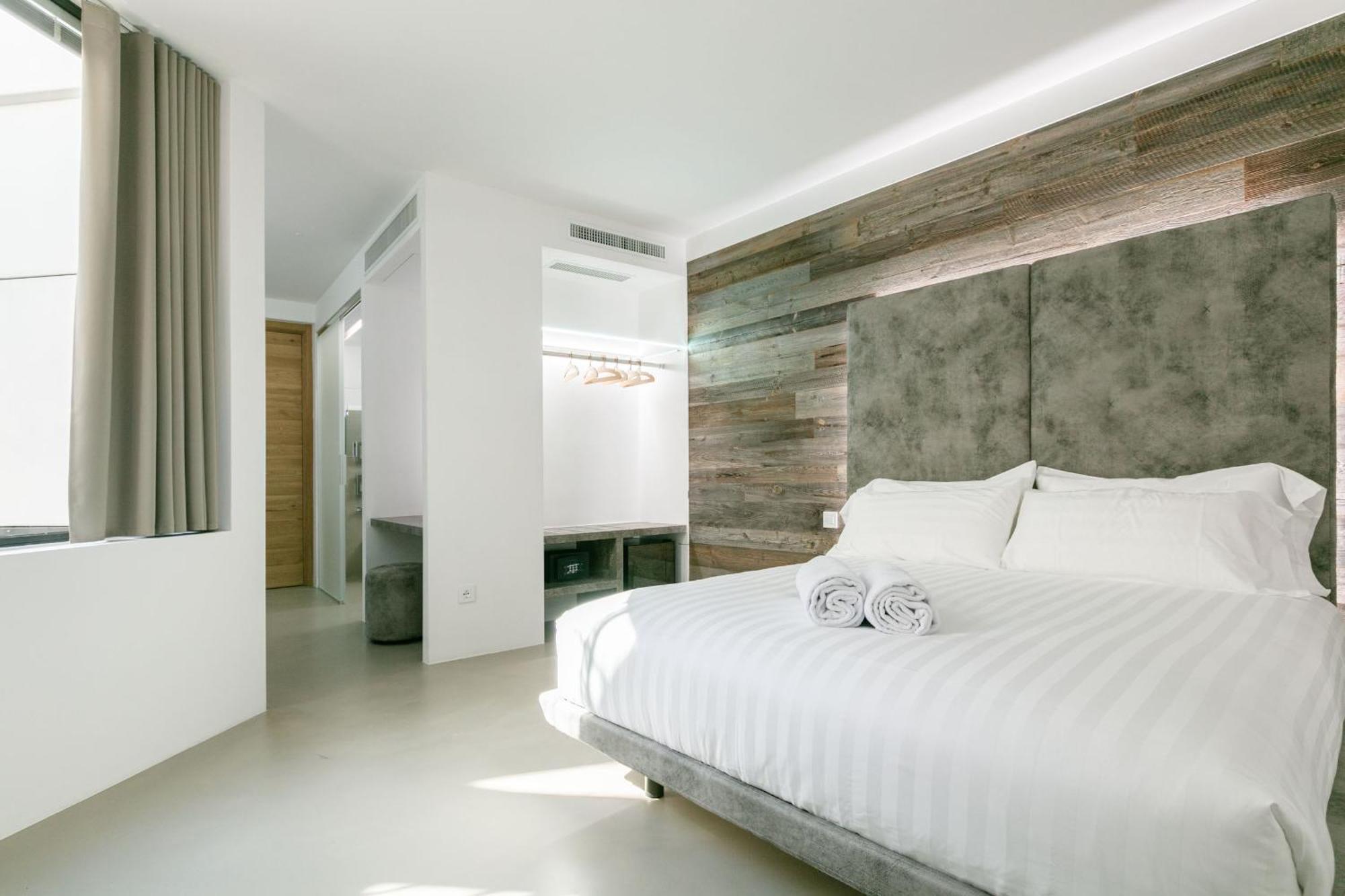 Domus Cavour Rooms&Suites Тирано Стая снимка
